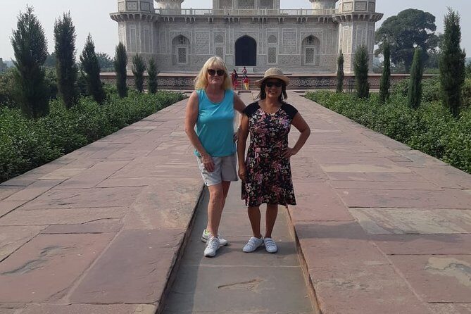 01 Day Agra Tour With Taj Mahal and Agra Fort with Lunch - FAQ