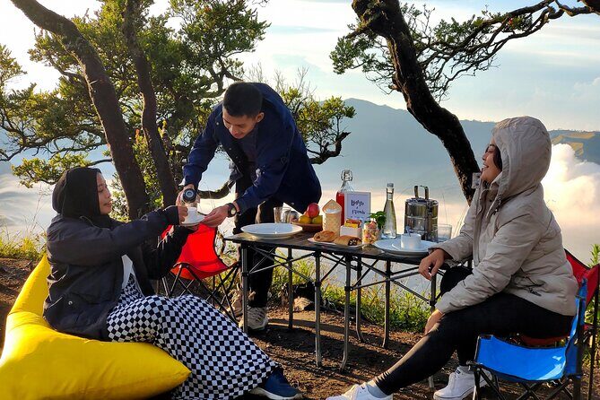 1 Day - Bromo Sunrise Romantic Breakfast // 00.30 - 13.00 - The Sum Up