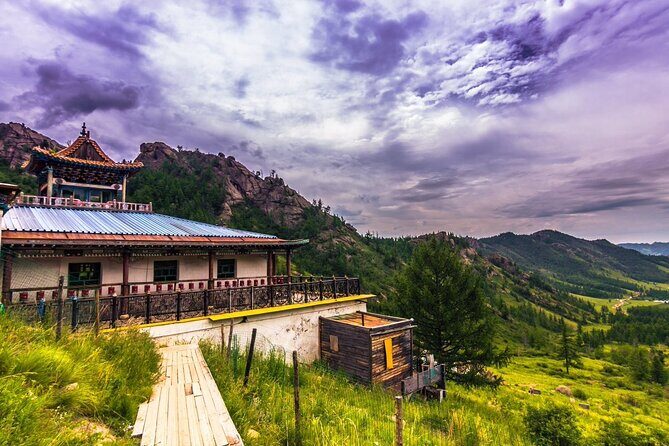 1 Day Chinggis Khaan Statue & Terelj National Park Private tour - Who Should Take This Tour?