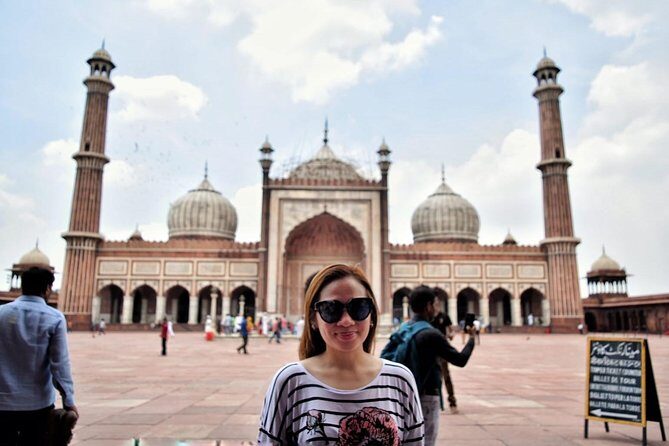 1 Day Delhi and 1 Day Taj Mahal Tour by Car - FAQ