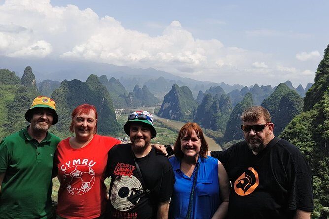 1-Day Guilin Tour to Reed Flute Cave, Xianggong Hill, Bamboo Boat and Night Show - FAQs