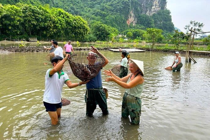 1-Day Motorbike Tour: Discover Ninh Binhs Hidden Gems from Hanoi - Exploring the Details of the Ninh Binh Motorbike Tour