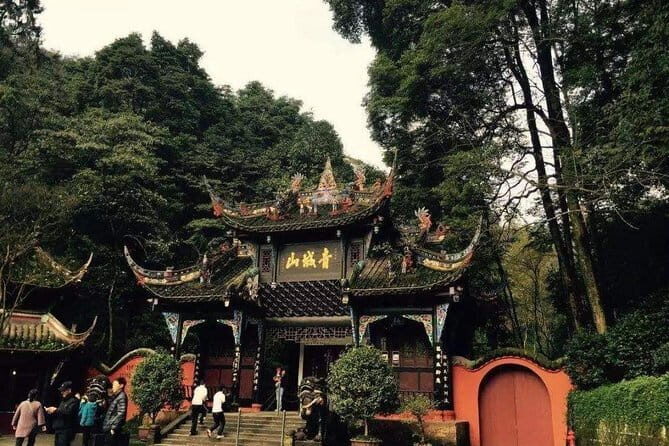 1-Day Mount Qingcheng and Dujiangyan Irrigation System Private Tour from Chengdu - Key Points