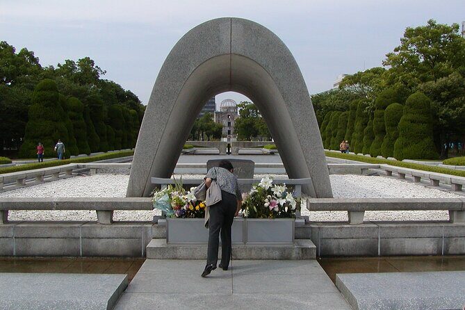 1-Day Private Sightseeing Tour in Hiroshima and Miyajima Island - Exploring the Itinerary in Detail