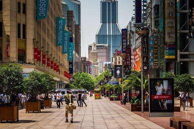 1-Day Private Tour to Shanghai Museum,Yu Garden,the Bund & Huangpu River Cruise - FAQ