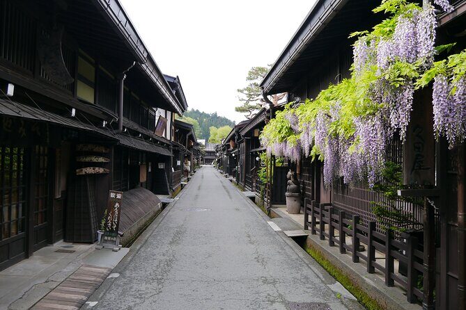 1-Day Shirakawago & Takayama Tour (Round Trip from Kanazawa) - Key Points