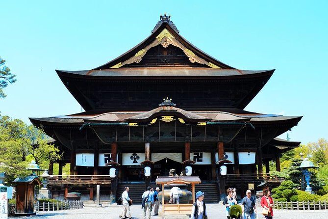 1-Day Snow Monkeys, Zenko-ji Temple & Sake in Nagano - Who Is This Tour Best For?
