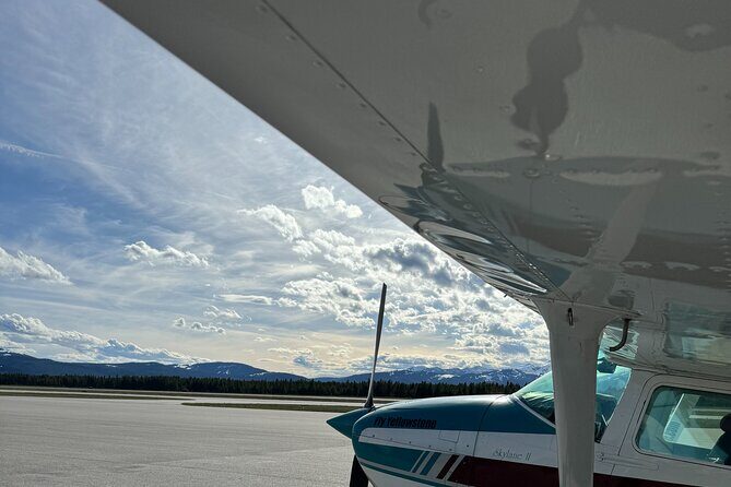 1 Hour Aerial Tour Over the Western Boundary of Yellowstone - Who Would Enjoy This Tour Most?