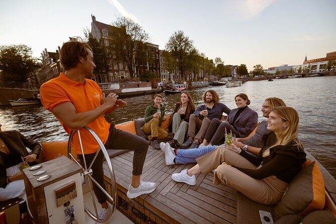 1-Hour Canal Cruise in the Evening - The Price and Value: Is It Worth It?