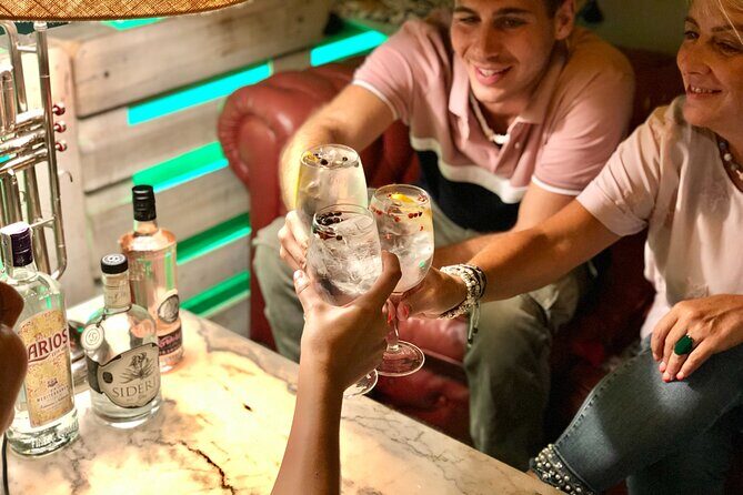 1-Hour Gin Tonics Guided Workshop with special view in Madrid - Key Points