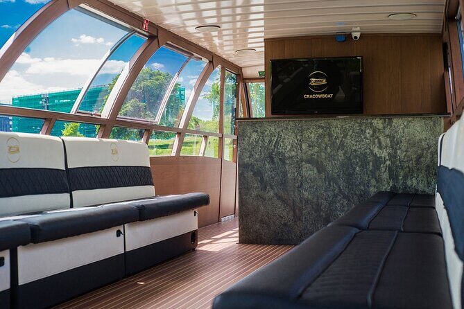 1-Hour Krakow Sightseeing Cruise Catamaran on the Vistula River - Exploring the Experience: What to Expect on the Krakow Sightseeing Cruise