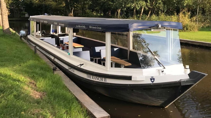 1 Hour Luxury Private Closed Boat Tour with Local Guide - Key Points