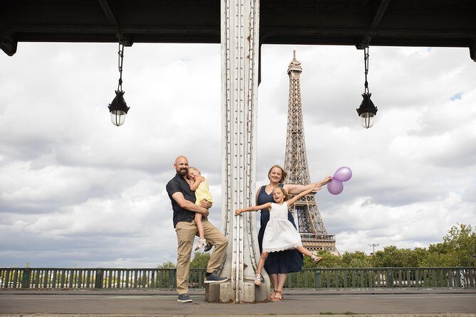 1-hour Photoshoot at the Eiffel Tower Trocadero Paris - FAQs