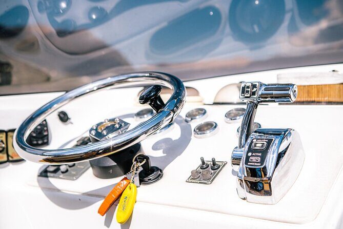 1 Hour Private and Guided Cruise on Lake Como by motorboat - Key Points