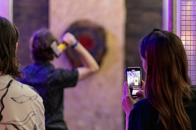 1 hour Private Axe Throwing Experience in Eastbourne - Key Points