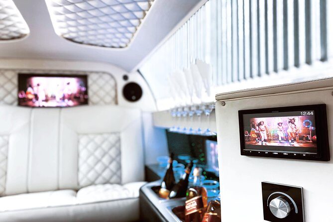 1 hour ride in vintage limousine - Detailed Breakdown of the Tour