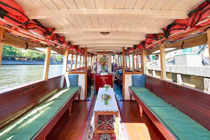 1 Hour Sight seeing Melbourne River Cruise on historic vessel - What Makes This Melbourne River Cruise Special?