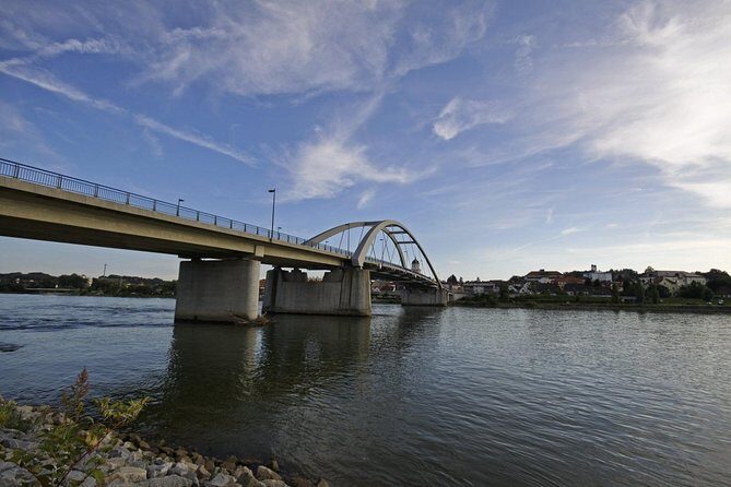 1-way Prague to Vilshofen private transfer - Mercedes Benz - up to 7 passengers - An In-Depth Look at the Prague to Vilshofen Private Transfer