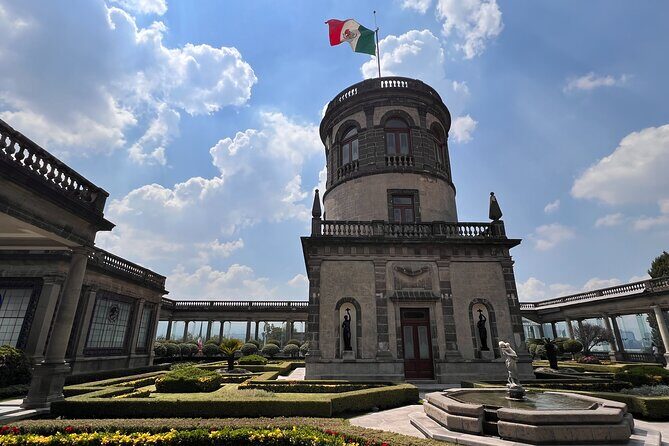 100% private tour in Chapultepec Castle & around (with transport) - A Deep Dive into the Experience
