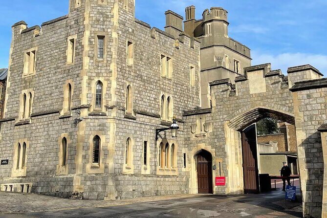 1,000 Years of Royal History from Windsor to Eton: A Self-Guided Audio Tour - Addressing the Challenges