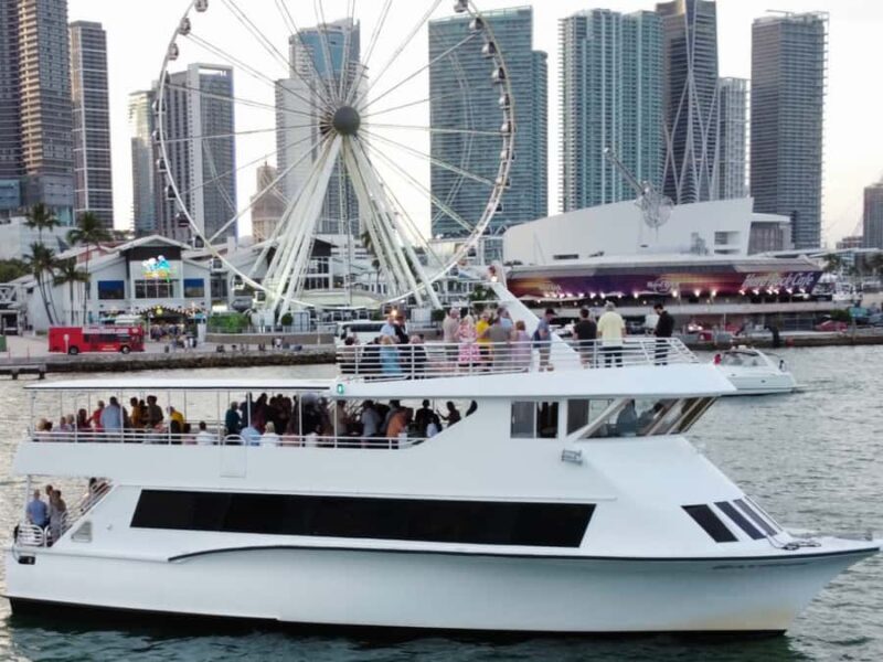 100ft 200 passenger 3 story mega yacht w open bar at Bayside - Who Is This Tour Best For?