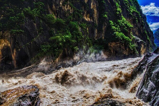 12-Day Private Tour to the Last Paradise--Sichuan to Yunnan - The Drama of Tiger Leaping Gorge and Lijiang