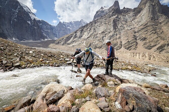 14 Day Epic Kyrgyzstan Trek in Tian Shan and Pamir Alay Mountains - Key Points