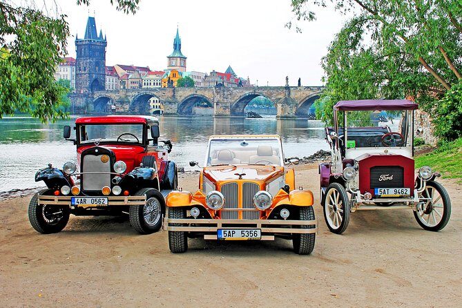 1,5 hour oldtimer convertible Prague sightseeing tour - FAQ