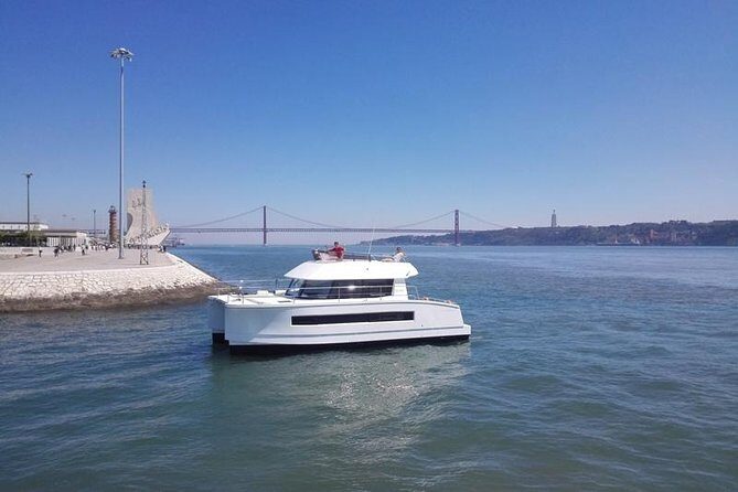 1H power catamaran up to 18 people in Lisbon - The Experience: A Closer Look at the Itinerary