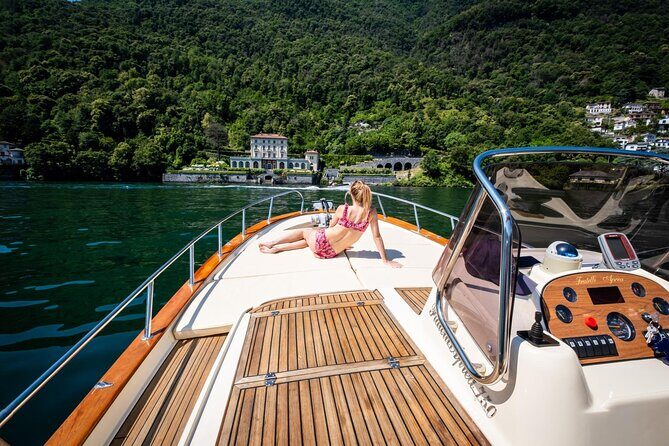 1H Private Cruise on a beautiful wooden speedboat on Lake Como - Exploring Lake Como on a Private Wooden Speedboat: An Honest Review