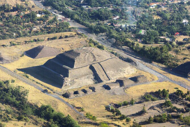 1hr Private Helicopter Tour - Mexico City & Teotihuacan Pyramids - An Overview of the Experience