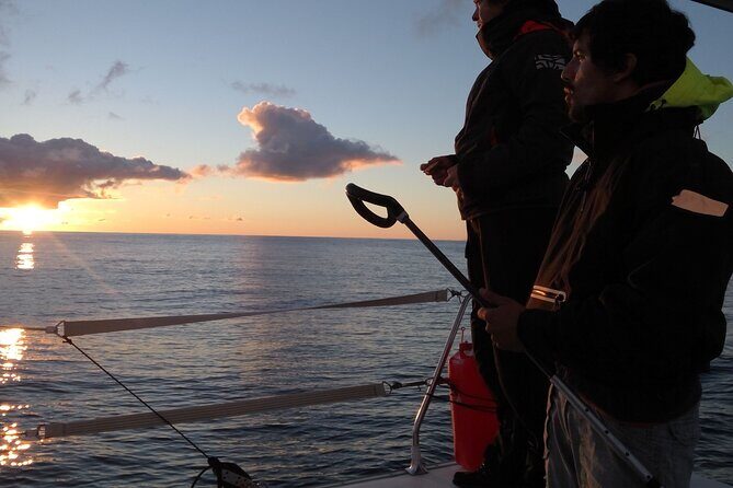 2.5h Sunset Navigation with Azorean appetizers and Wine - What We Love About This Tour