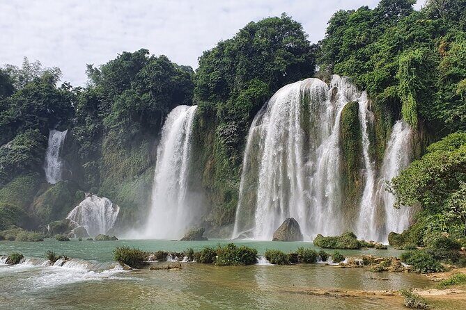 2 - Day Ban Gioc Waterfalls - Day 1: Waterfalls, Caves, and Mountain Views