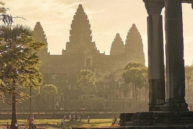 2-Day Best of Angkor Wat and Tonle Sap Lake Tour - Day 2: Floating Village Life at Tonle Sap