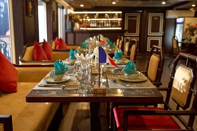 2-Day Explore the beauty of Bai Tu Long Bay on Signature Cruise - The Itinerary Breakdown: A Day-by-Day Look