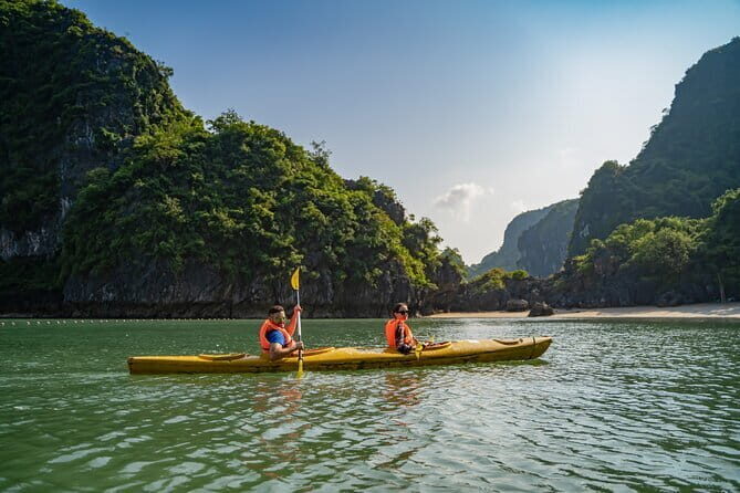 2-day Halong Charming Cruise and Explore Halong Bay from Hanoi - Key Points