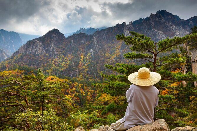 2-Day Hike through the Scenic Valleys of Mt. Seoraksan from Seoul - Key Points