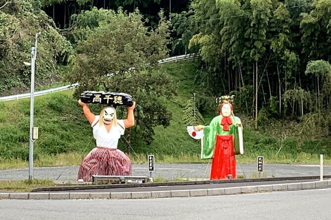 2-Day Minibus Tours to Aso and Kumamoto, Takachiho from Fukuoka - Key Points