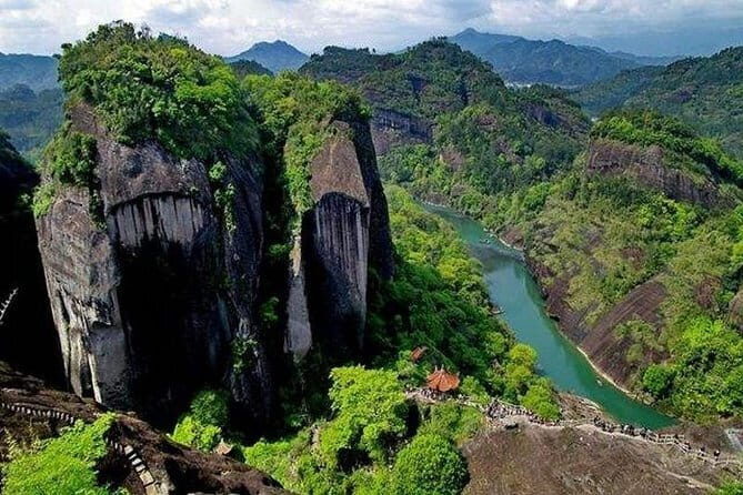 2-Day Mountain Wuyi Private Flexible Tour from Xiamen by Bullet Train - Key Points