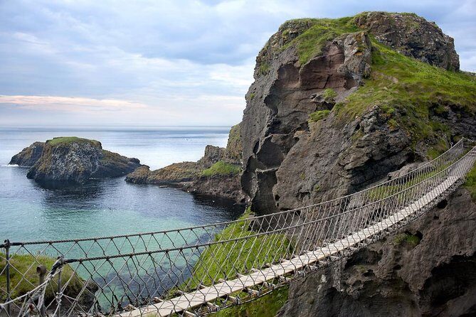 2-Day Northern Ireland Rail Tour: Belfast, Antrim Coast, and Giant's Causeway - An Introduction to the Experience