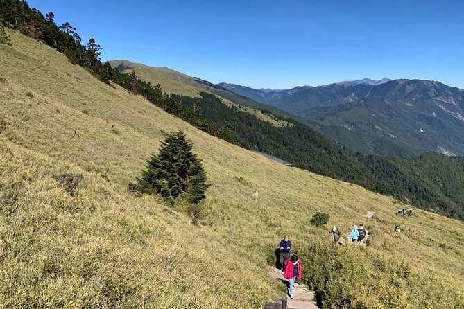 2-Day Private Tour to Sun Moon Lake and Mount Hehuan - Day Two: Mountain Peaks and Light Hikes