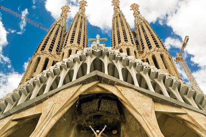 2-Day Tour: Gaudi & Sagrada Familia + Montserrat & Winery - An In-Depth Look at the Tour Experience