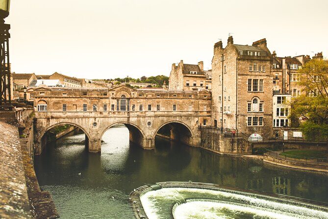 2-Day Windsor, Stonehenge, Bath & Oxford Tour Including Admission - FAQ