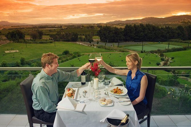 2-Day Yarra Valley Wine Tour with Luxury Vineyard Resort Stay - Key Points