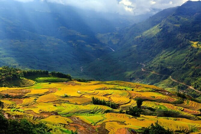 2 Days 1 Night Sapa Trekking With 4 Star Hotel Stay - Exploring the 2 Days 1 Night Sapa Trekking Tour with a 4-Star Hotel Stay