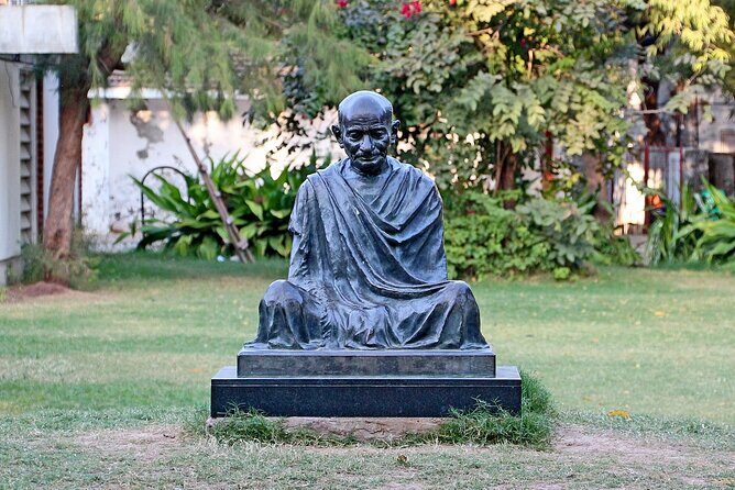 2 Days Iconic Tour of Ahmedabad - FAQs