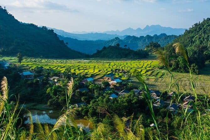 2 Days Mai Chau Classic Group Tour - The Journey Begins: From Hanoi to Mai Chau