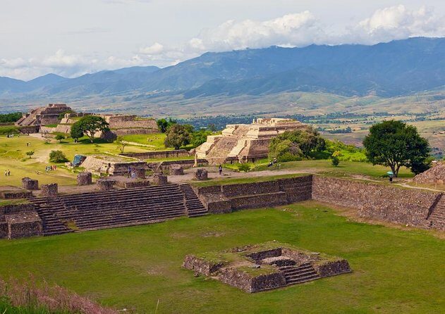 2 Days Oaxaca visiting Monte Albán, Mitla, Hierve el Agua, Mezcal - An In-Depth Look at the 2-Day Oaxaca Experience