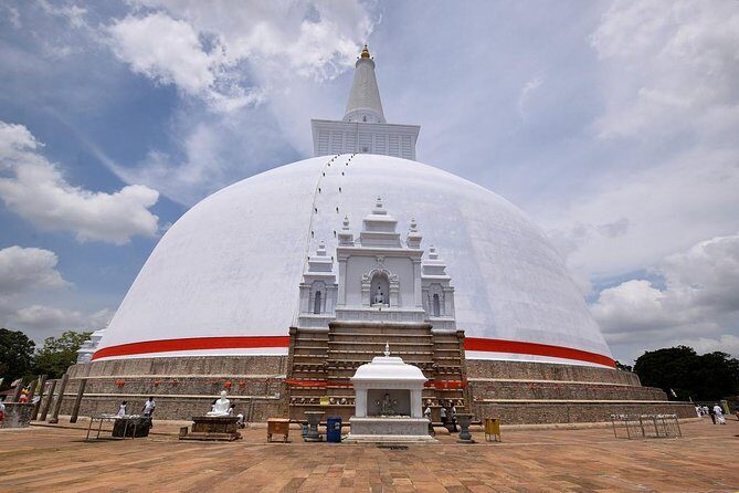 2- Days Private tour to Anuradhapura & Wilpattu National Park from Negombo - A Deep Dive into the Anuradhapura & Wilpattu Private Tour