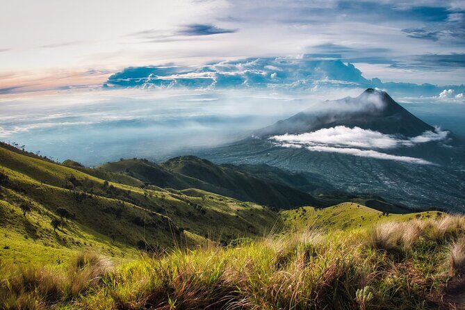 2 Days Tour to Mount Merbabu from Yogyakarta - Day Two: Sunrise and Return